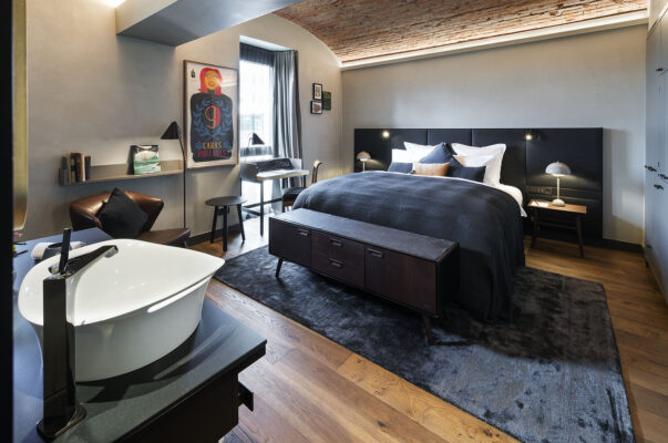 Liberty Hotel offenes Zimmer