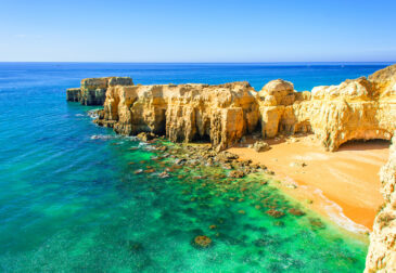 Strandurlaub an der Algarve: 9 Tage mit 3* Hotel & Flug nur 277€