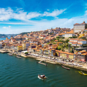 Kurztrip nach Portugal: 4 Tage in Porto im TOP 4* Hotel inklusive Frühstück & Flug NUR 205€