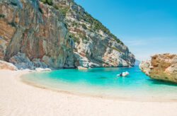 Sardinien Traumurlaub: 6 Tage im TOP 4* Hotel inklusive Frühstück & Flug NUR 421€