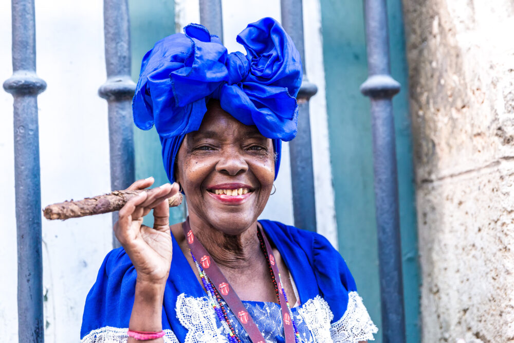 Kuba Havanna Frau Zigarre
