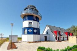 Ostsee: 5 Tage auf Rügen im Leuchtturm-Ferienhaus mit Sauna für 162€