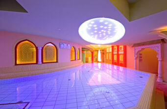 Taunus Therme mit Übernachtung: 2 Tage am Wochenende mit Premium-Hotel & Tageskarte ab 7...