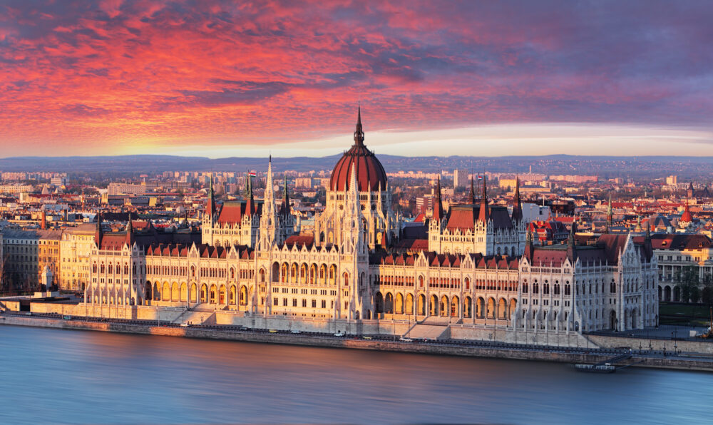 Ungarn Budapest Parlament Sonnenaufgang