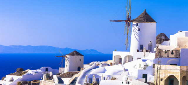 Santorini im Hochsommer: 4 Tage im 3* Hotel mit Flug nur 227€
