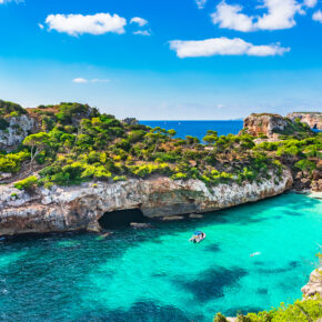 Ab nach Mallorca im Juli: 5 Tage im TOP Hotel mit Halbpension, Flug, Transfer & Zug nur 257€ Ab nach Mallorca im Juli: 5 Tage im TOP Hotel mit Halbpension, Flug, Transfer & Zug nur 257€