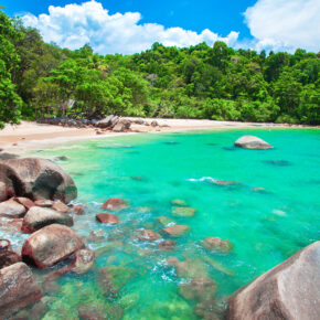 Thailand Single: 13 Tage auf Khao Lak im TOP 4* Hotel mit Frühstück, Flug, Transfer & Zug für 847€ Thailand Single: 13 Tage auf Khao Lak im TOP 4* Hotel mit Frühstück, Flug, Transfer & Zug für 847€