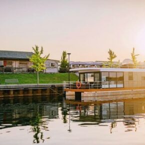 Floating Houses: 4 Tage im privaten Hausboot am Goitzschesee nur 102€ Floating Houses: 4 Tage im privaten Hausboot am Goitzschesee nur 102€