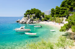 Familienurlaub Kroatien: 7 Tage Dalmatien mit 4* Aparthotel am Strand & Flug nur 209€ pr...