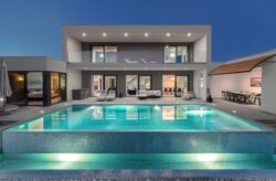 Entspannen in Kroatien: 8 Tage Istrien in privater Luxusvilla mit Infinity-Pool ab 433€ p.P.
