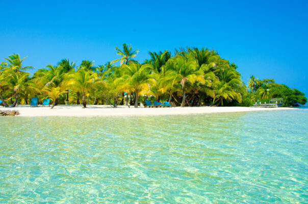 Backpaging in Belize Cayes South Water