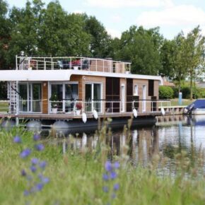 Wochenende auf dem Hausboot: 4 Tage mit Dachterrasse & Seeblick nur 97€ Wochenende auf dem Hausboot: 4 Tage mit Dachterrasse & Seeblick nur 97€