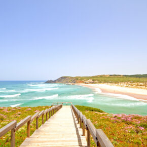Auf nach Portugal: 8 Tage Algarve im 3* Hotel am Meer mit Flug nur 124€