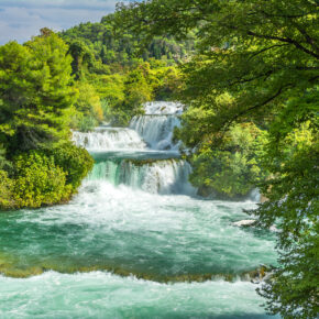 Kroatien im Sommer: 5 Tage nahe Krka Nationalpark mit TOP Apartment & Flug nur 88€