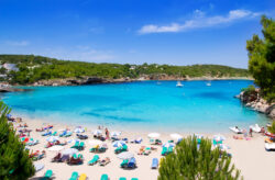 Ibiza Superkracher: 4 Tage Balearen-Urlaub inkl. TOP Unterkunft & Flug nur 199€