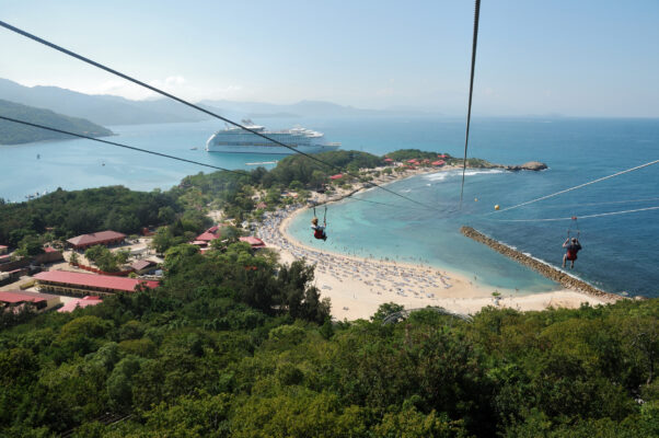 Tahiti Ziplinetas