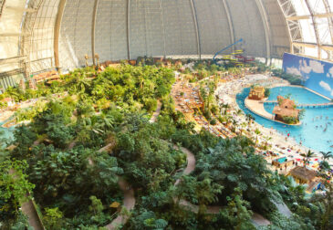 Strandparadies: 2 Tage Tropical Islands inkl. Eintritt ins Erlebnisbad, Frühstück & Über...