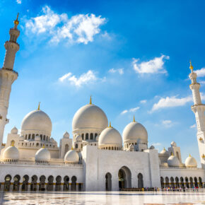 Luxus in Abu Dhabi: 7 Tage im TOP 4* Hotel mit Frühstück, Flug, Transfer & Zug nur 752€