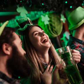 St. Patrick’s Day: Kobolde, Kleeblätter & die grünste Party der Welt