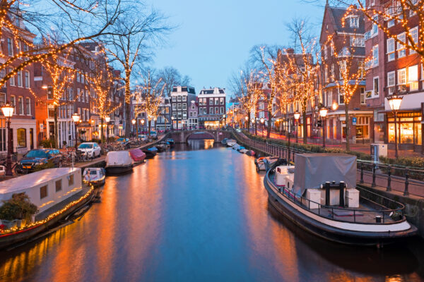 Niederlande Amsterdam Lichter Kanal