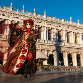 Karneval in Venedig: Historische Tradition & moderne Besucherattraktion Karneval in Venedig: Historische Tradition & moderne Besucherattraktion