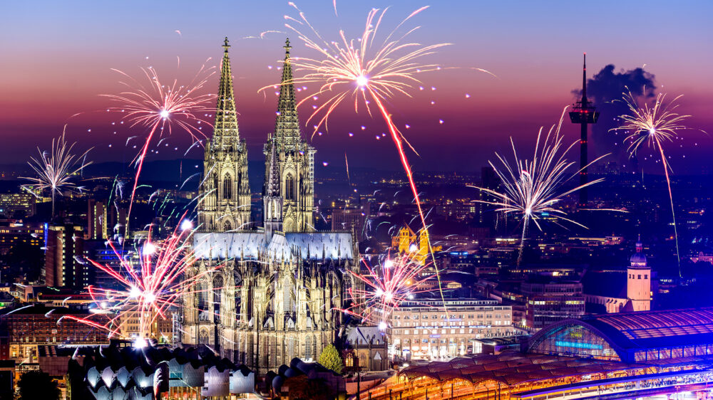 Köln Neujahr Feuerwerk
