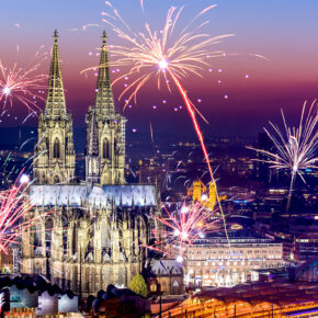 Köln Neujahr Feuerwerk