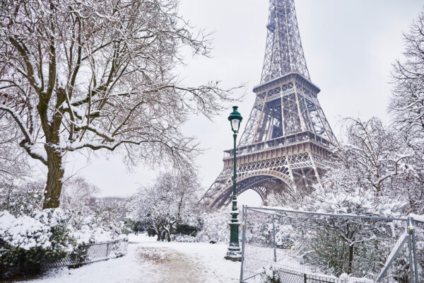 Frankreich Paris Eiffelturm Winterlandschaft