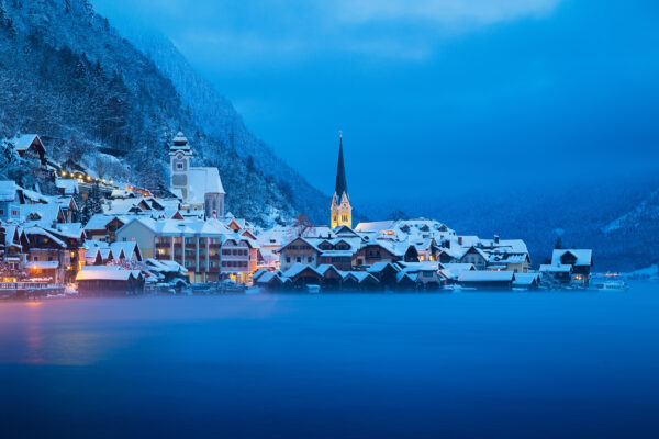 Oesterreich Hallstatt dunkel