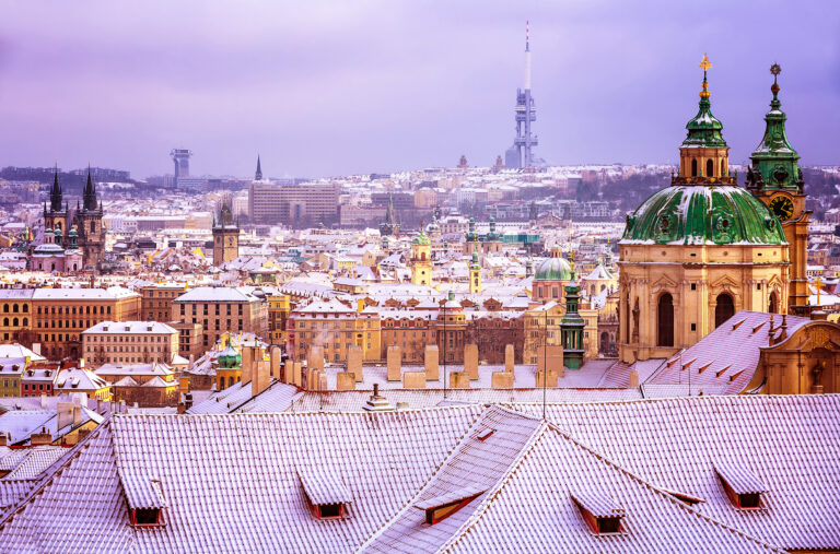 Tschechien Prag Kirche Schnee