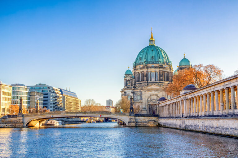 Berlin Spree Kathedrale