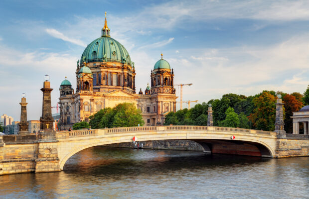 Deutschland Berlin Spree Berliner Dom