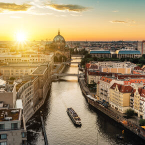 Wochenende in der Hauptstadt: 2 Tage Berlin im TOP 4* Hotel ab 32€ Wochenende in der Hauptstadt: 2 Tage Berlin im TOP 4* Hotel ab 32€