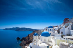 Santorini: 5 Tage im 3* Hotel inkl. Halbpension für NUR 202€