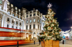 London in der Vorweihnachtszeit: 3 Tage im zentralen Travelodge Hotel inkl. Flug nur 102€