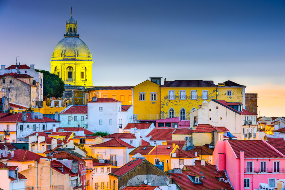 Portugal Lissabon Haeuser bunt