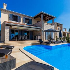 Kroatien: 8 Tage mit Freunden in eigener Villa mit Infinity-Pool ab 273€ p.P.