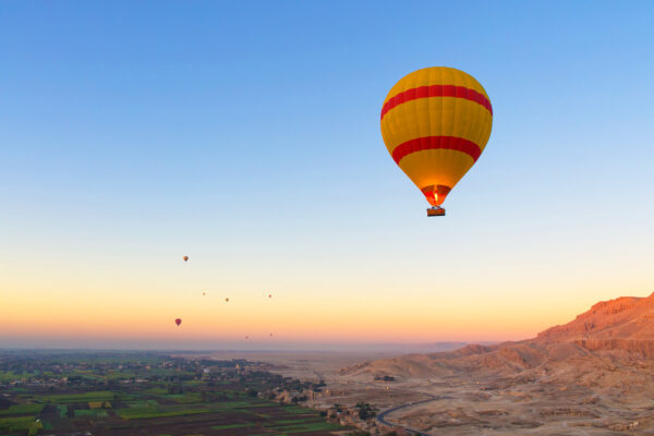 Ägypten Luxor Nil Heißluftballon