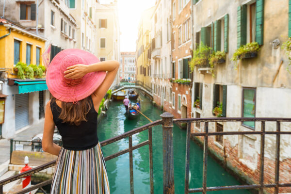 Italien Venedig Frau mit Hut
