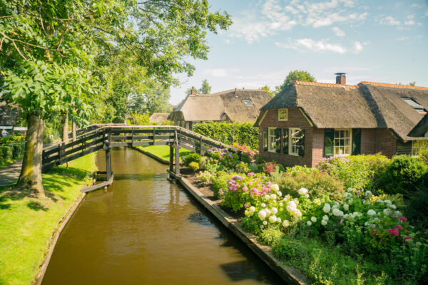 Niederlande Giethoorn Kanal Bruecke