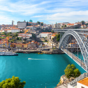 Städtetrip nach Portugal: 4 Tage Porto inkl. TOP 5* Hotel, Frühstück, Schifffahrt auf dem Douro & Flug ab 368€