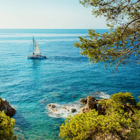 Strandurlaub in Spanien: 8 Tage Costa Brava im strandnahen 3* Hotel inkl. Flug nur 162€