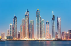 Dubai Luxus: 8 Tage im TOP 5* Hotel mit Frühstück, Flug, Transfer & Zug für 719€