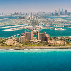 Last Minute Alarm: 10 Tage Dubai im tollen 4* Hotel mit Halbpension, Flug & Transfer NUR 696€