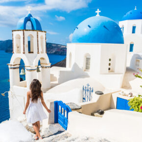 Inselurlaub auf Santorini: 5 Tage im TOP 3* Hotel in Strandnähe mit Frühstück & Flug nur 180€