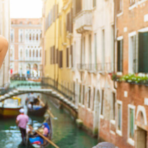 Italien Venedig Frau mit Hut