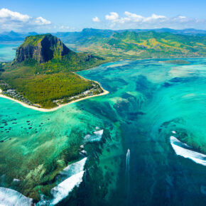 Mauritius Traumurlaub: 10 Tage im TOP 4* Hotel mit Vollpension, Flug, Transfer & Extras ab 1522€