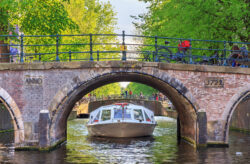 Auf nach Amsterdam: 2 Tage im TOP 4* Hotel mit Frühstück für 60€