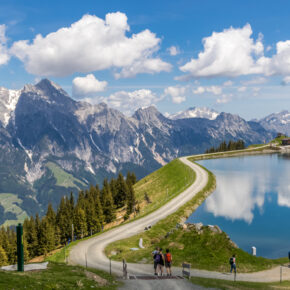 Wellness in Tirol: 3 Tage in Österreich im 4* Hotel mit Halbpension & vielen Extras ab 149€