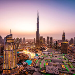 Dubai erleben: 7 Tage im 4* Hotel inkl. Frühstück, Emirates-Flug, Transfer & Zug für 399€